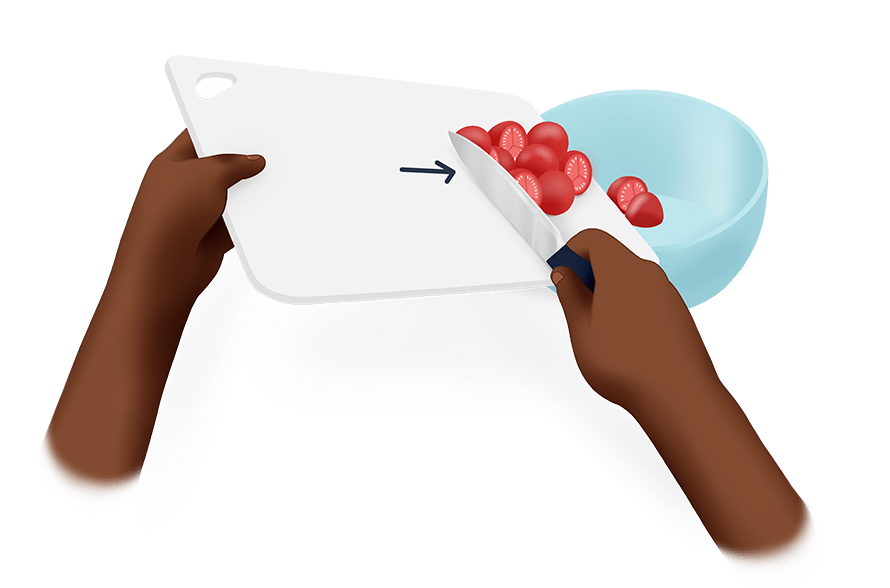 Faire glisser des aliments coupés dans un bol